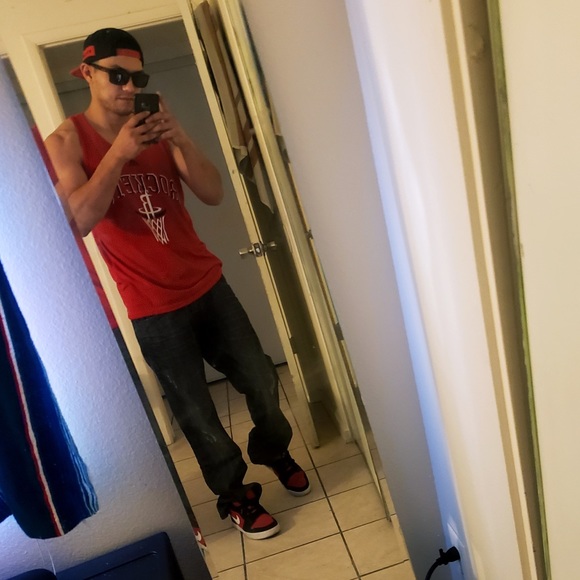 Meet your Posher, Aaron - Picture 2 of 2